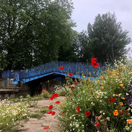 Дом отдыха Retreat L Quiet And Close To Everything Йорк